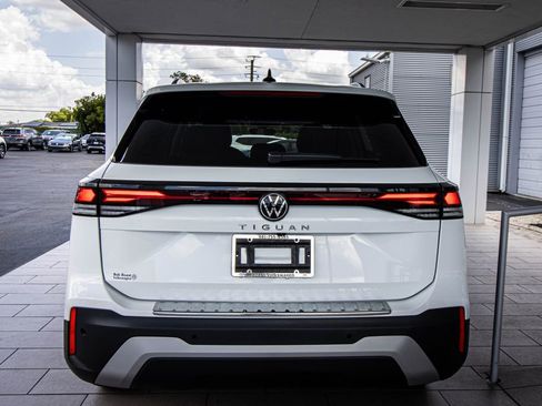 New 2026 Volkswagen Tiguan S FWD image 18