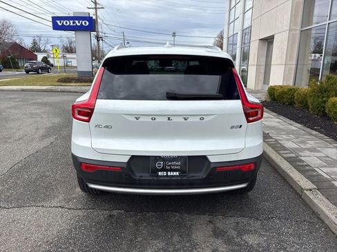 Used 2025 Volvo XC40 B5 Core AWD/4WD image 4