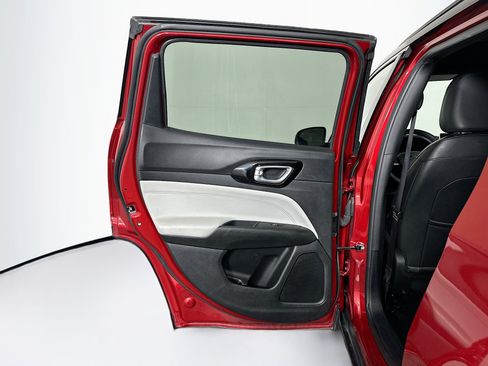 Used 2025 Jeep Compass Limited image 25