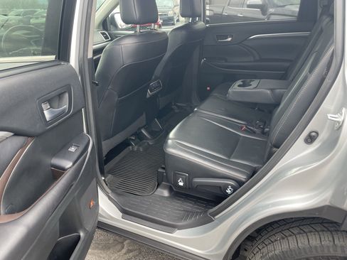 Used 2017 Toyota Highlander Limited w/ Protection Package #3 image 29