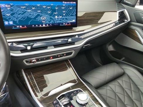 Used 2024 BMW X7 xDrive40i w/ M Sport Package image 48