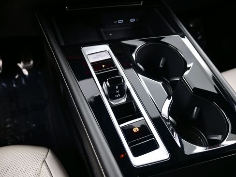 Used 2024 Volkswagen Atlas Cross Sport SEL Premium R-Line image 22