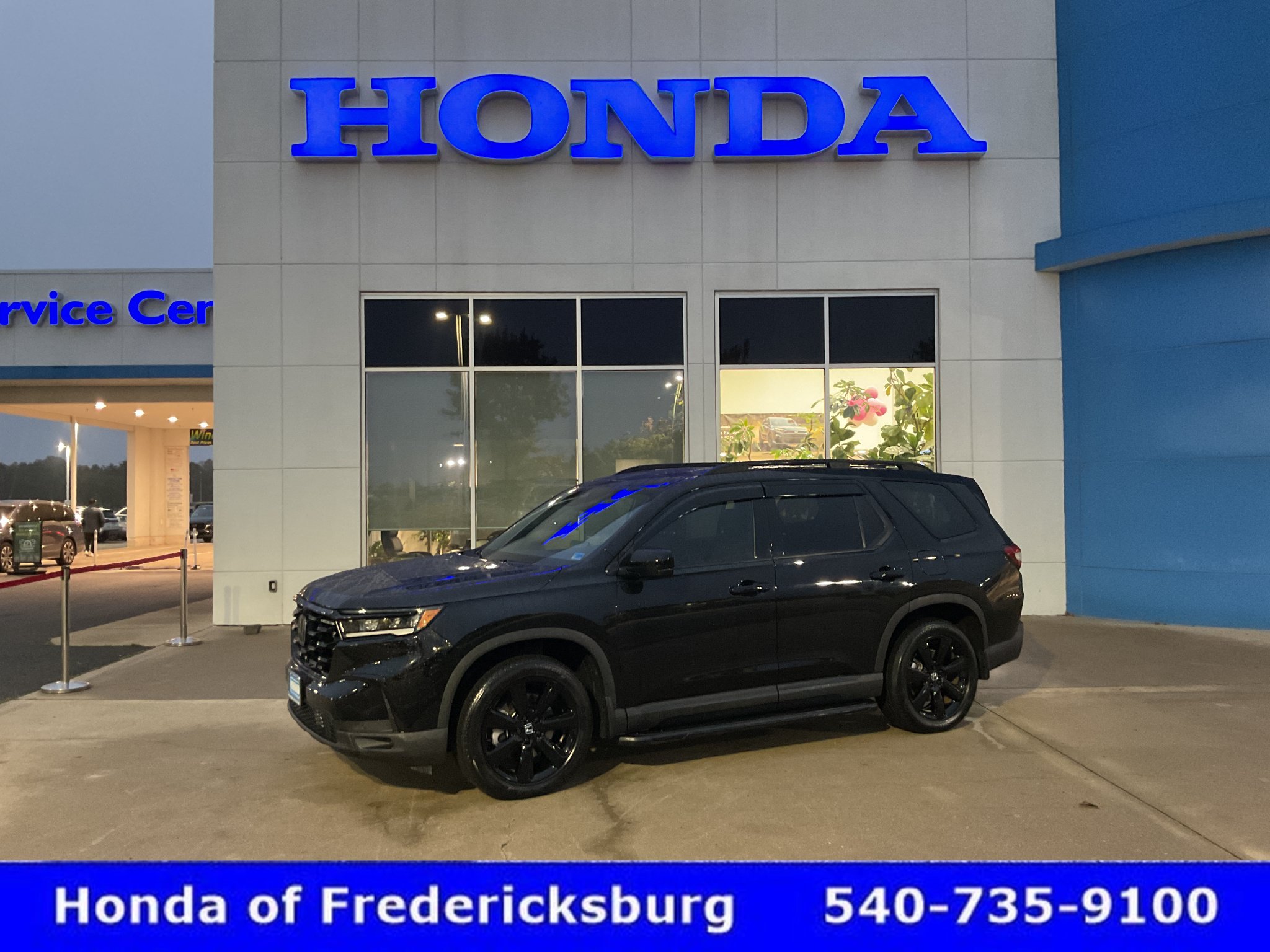 Certified 2025 Honda Pilot Black Edition image 1