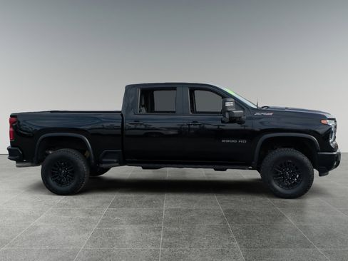 Used 2024 Chevrolet Silverado 2500 ZR2 image 6