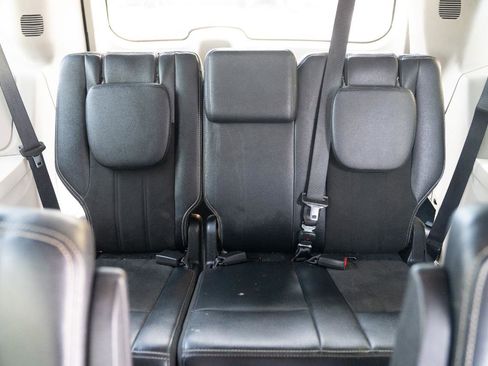 Used 2019 Dodge Grand Caravan SXT FWD image 26