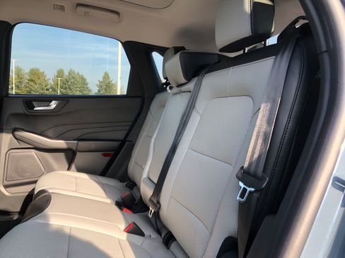 New 2025 Ford Escape SE w/ Class II Trailer Tow Package image 9