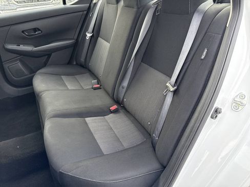 Used 2024 Nissan Sentra SV FWD image 11