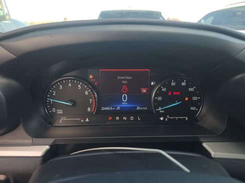 Used 2024 Ford Explorer XLT w/ Equipment Group 202A AWD/4WD image 6