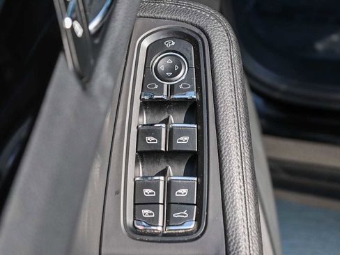 Used 2023 Porsche Macan image 26