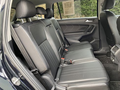 Used 2022 Volkswagen Tiguan SE image 31