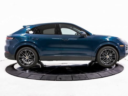 Certified 2024 Porsche Cayenne Coupe image 8