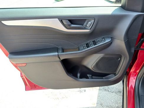 Used 2022 Ford Escape SE w/ Cold Weather Package AWD/4WD image 17