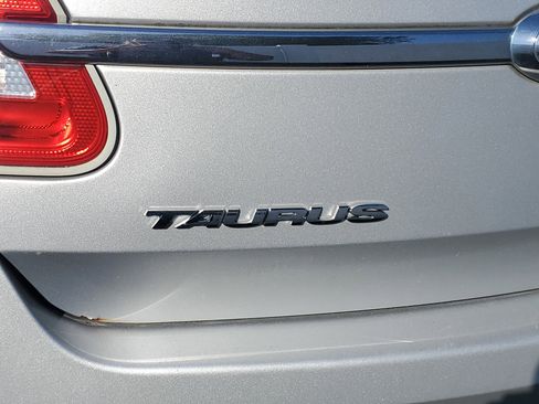 Used 2011 Ford Taurus Limited w/ 303A Rapid Spec Order Code image 9