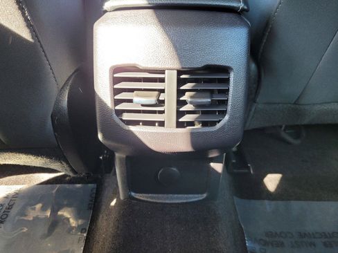 Used 2018 Ford Fusion SE w/ Fusion SE Technology Package image 16