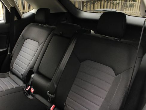 Used 2020 Ford Edge SE FWD image 18