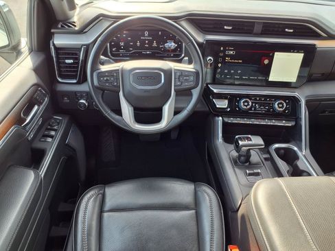 Used 2024 GMC Sierra 1500 Denali w/ Technology Package AWD/4WD image 2