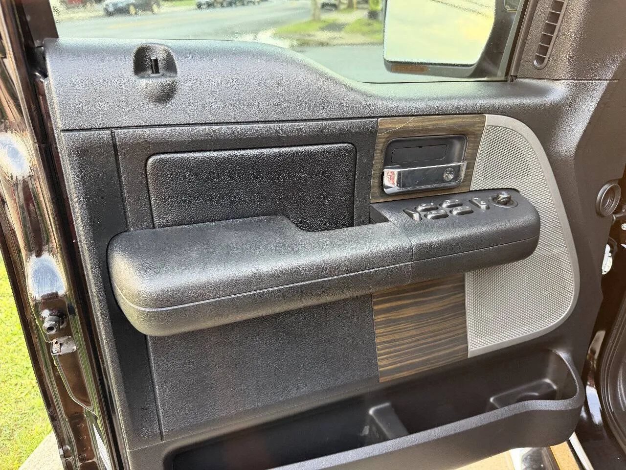 Used 2008 Lincoln Mark LT 4x4 image 12