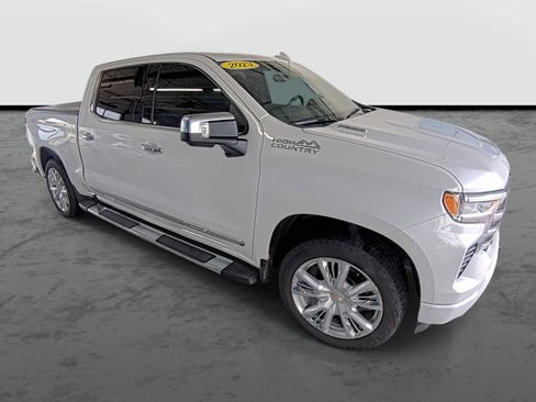 Used 2023 Chevrolet Silverado 1500 High Country w/ High Country Premium Package AWD/4WD image 5