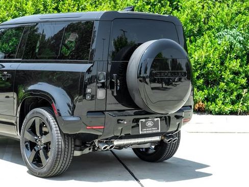 New 2026 Land Rover Defender 90 V8 AWD/4WD image 15
