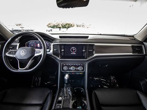 Certified 2023 Volkswagen Atlas SE FWD image 30