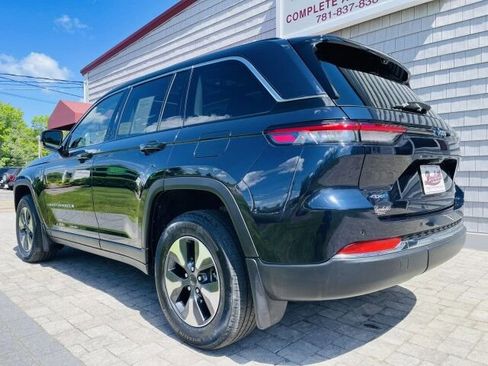 Used 2022 Jeep Grand Cherokee Limited 4xe w/ Luxury Tech Group II AWD/4WD image 7