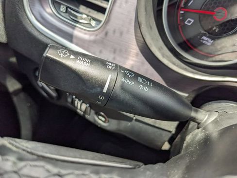 Used 2018 Dodge Charger SXT RWD image 29