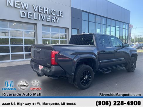 Used 2024 Toyota Tacoma SR AWD/4WD image 9