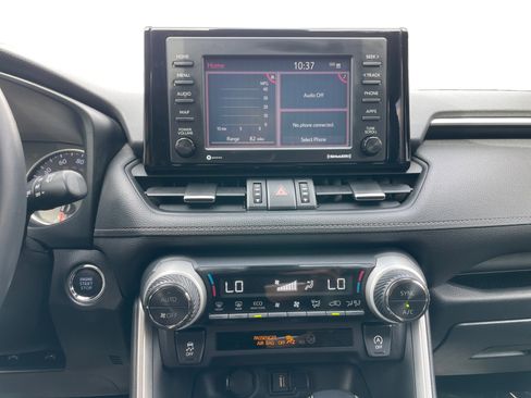 Used 2021 Toyota RAV4 XLE Premium image 8