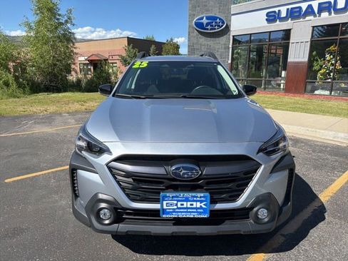 Used 2025 Subaru Outback Premium AWD/4WD image 3