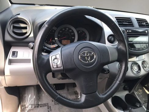 Used 2006 Toyota RAV4 Limited AWD/4WD image 17