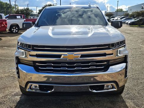Used 2021 Chevrolet Silverado 1500 LTZ image 2