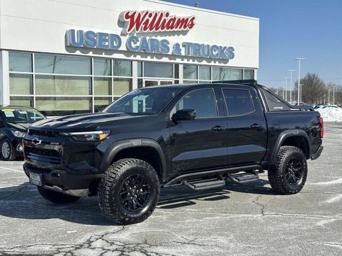 Used 2025 Chevrolet Colorado ZR2 w/ Midnight Edition image 1