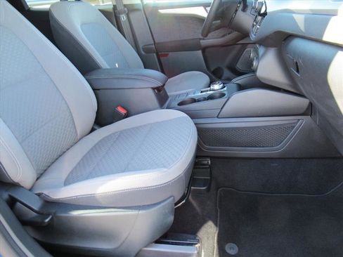 Used 2020 Ford Escape SE image 9