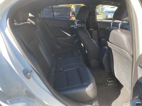 Used 2019 Mercedes-Benz GLA 250 4MATIC image 27