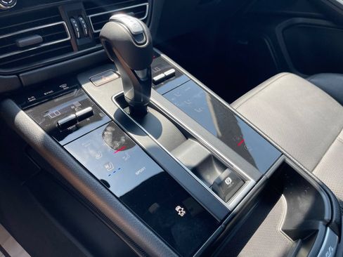 Used 2026 Porsche Macan Turbo AWD/4WD image 19