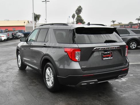 Used 2023 Ford Explorer XLT w/ Equipment Group 202A image 6