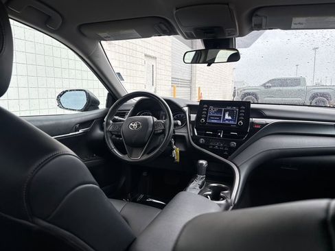 Used 2021 Toyota Camry SE image 25