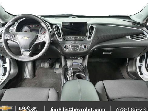 Used 2025 Chevrolet Malibu LT FWD image 17
