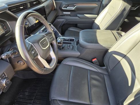 Used 2025 GMC Sierra 1500 Denali image 8