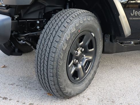 New 2026 Jeep Gladiator Sport image 13