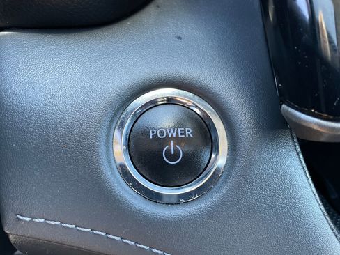 Used 2023 Toyota Highlander XLE AWD/4WD image 24