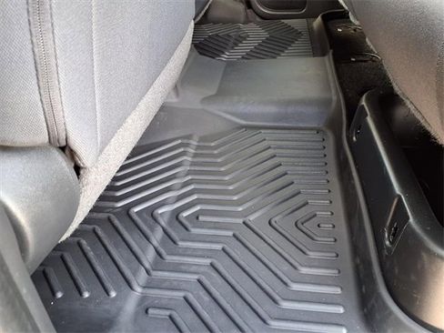 Used 2025 Nissan Frontier SV image 24