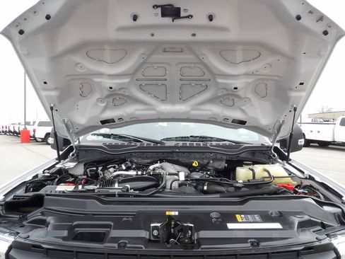 Used 2022 Ford F550 4x4 Crew Cab Super Duty w/ Power Equipment Group image 46