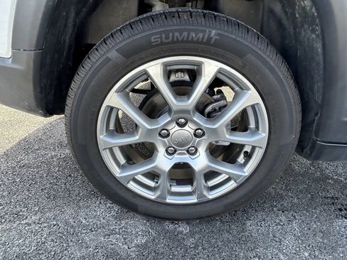 Used 2022 Jeep Compass Latitude image 22