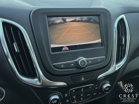 Used 2021 Chevrolet Equinox LT image 18