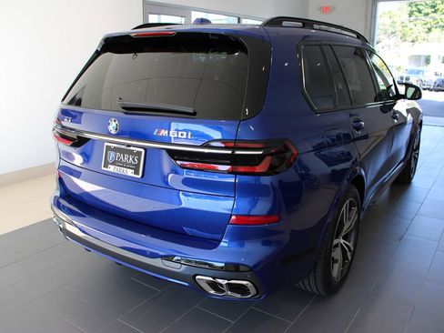 Used 2025 BMW X7 M60i image 8