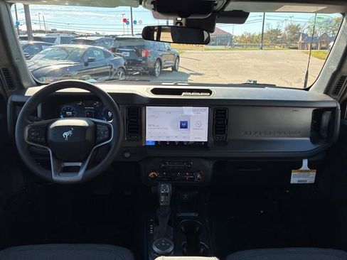 New 2025 Ford Bronco 4-Door image 21