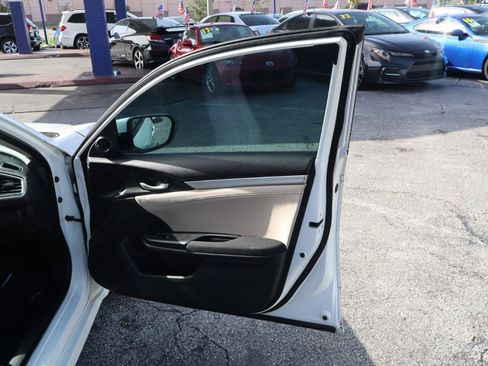 Used 2017 Honda Civic EX image 10