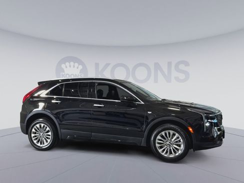 Used 2024 Cadillac XT4 Premium Luxury image 2