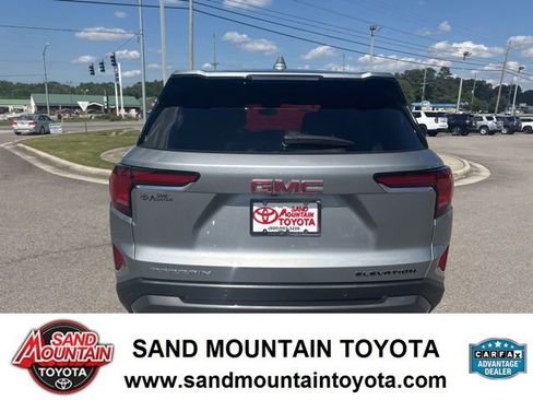 Used 2025 GMC Terrain Elevation FWD image 4